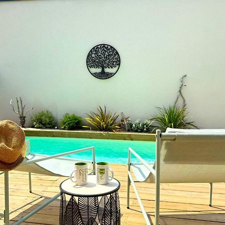 Daya Lodge. L'Isle-sur-la-Sorgue Luaran gambar