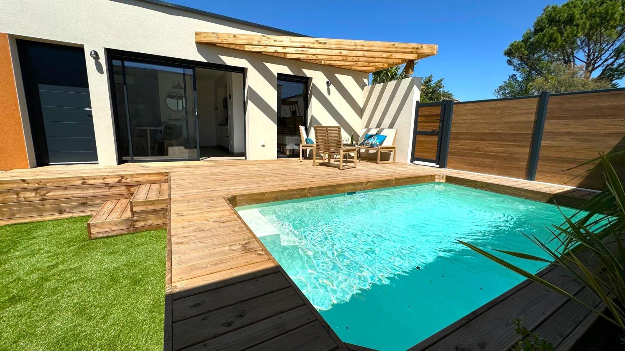 Daya Lodge. L'Isle-sur-la-Sorgue Luaran gambar
