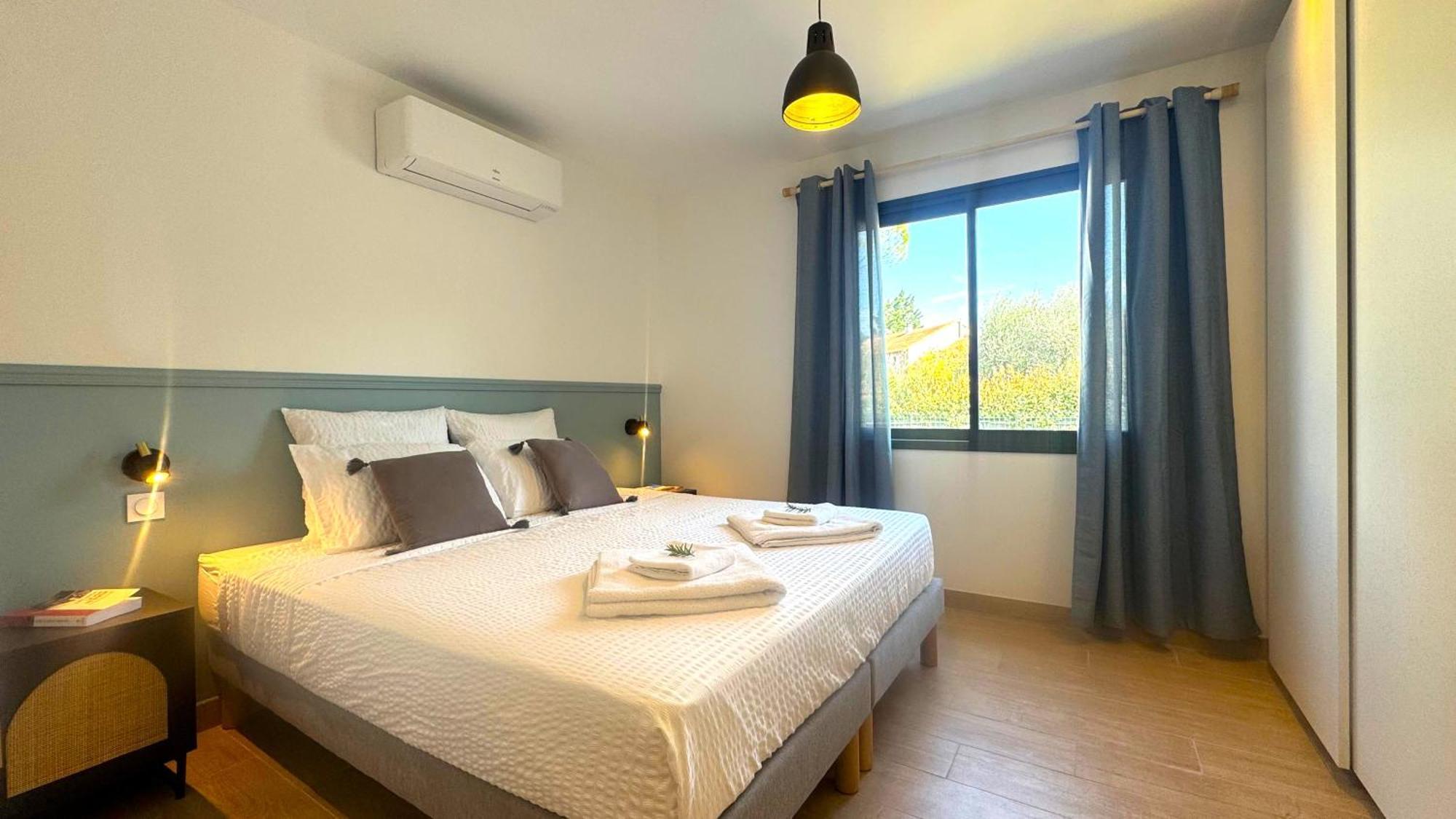 Daya Lodge. L'Isle-sur-la-Sorgue Luaran gambar